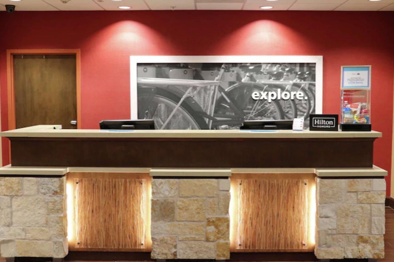 Hampton Inn Austin Oak Hill Экстерьер фото