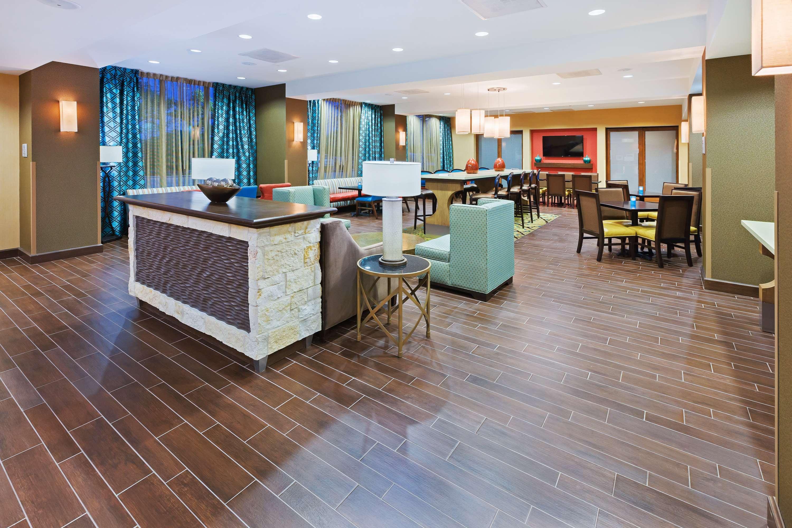 Hampton Inn Austin Oak Hill Экстерьер фото
