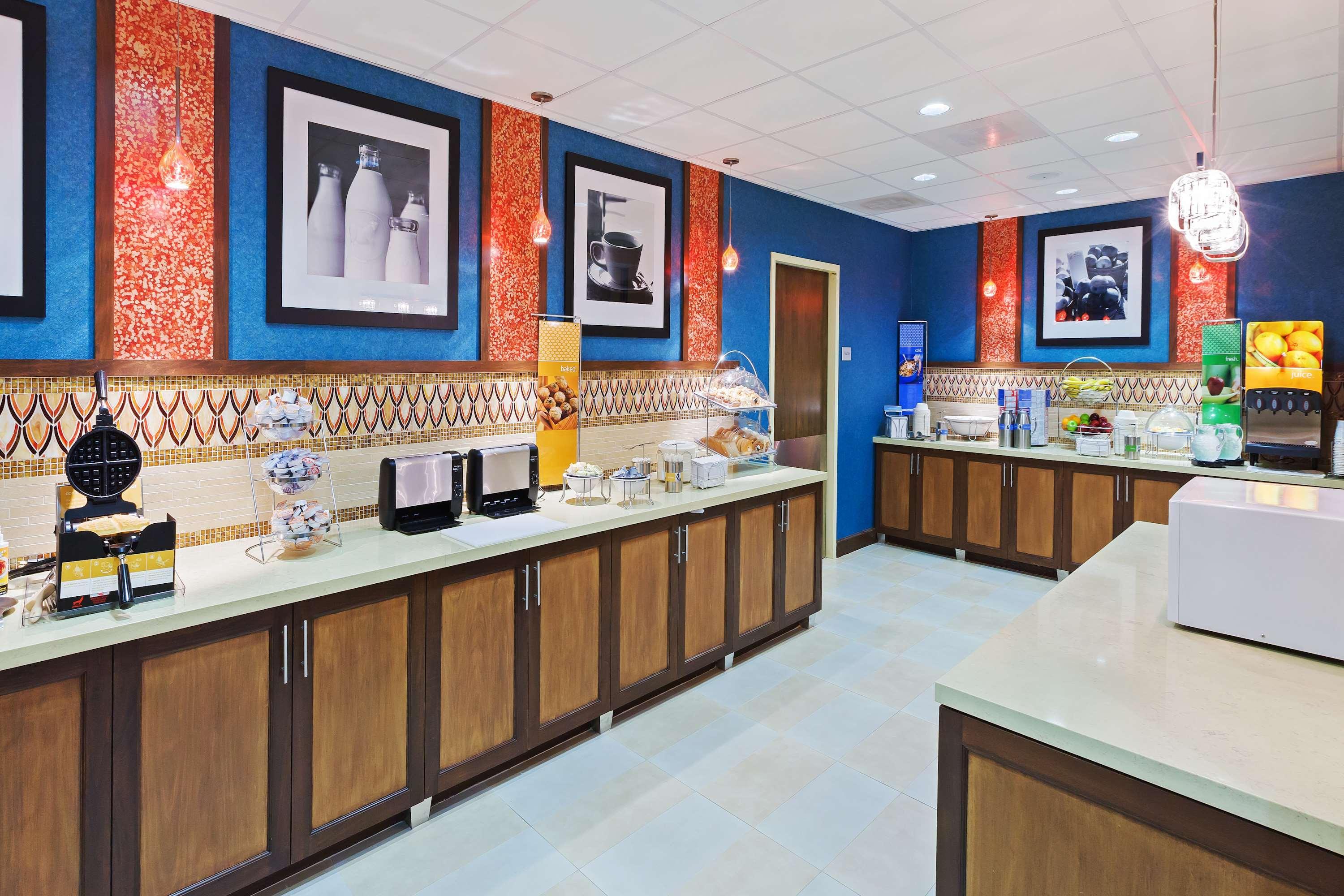 Hampton Inn Austin Oak Hill Экстерьер фото