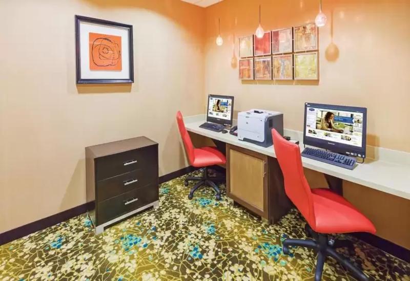 Hampton Inn Austin Oak Hill Экстерьер фото